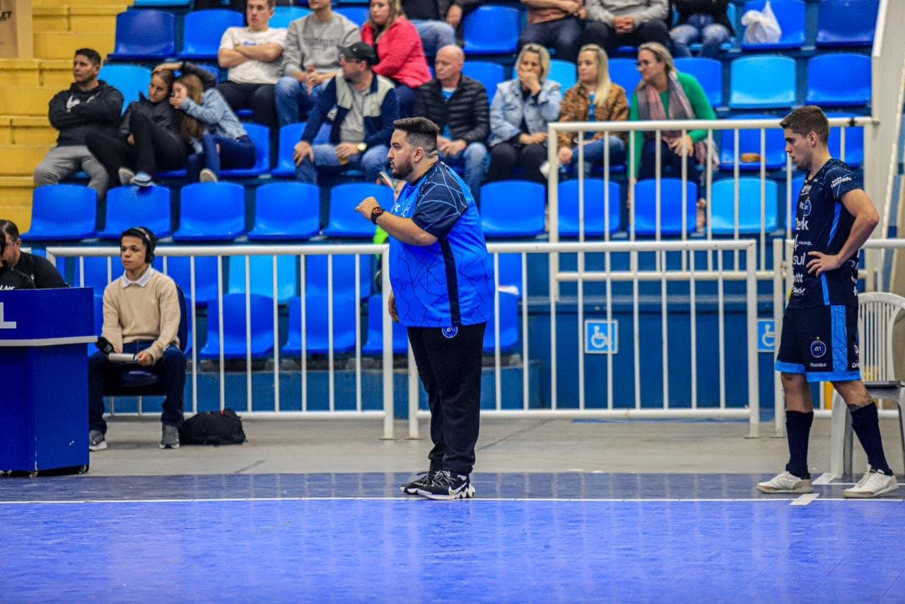Bruno Silva renova com o Tubarão Futsal para a Temporada 2024