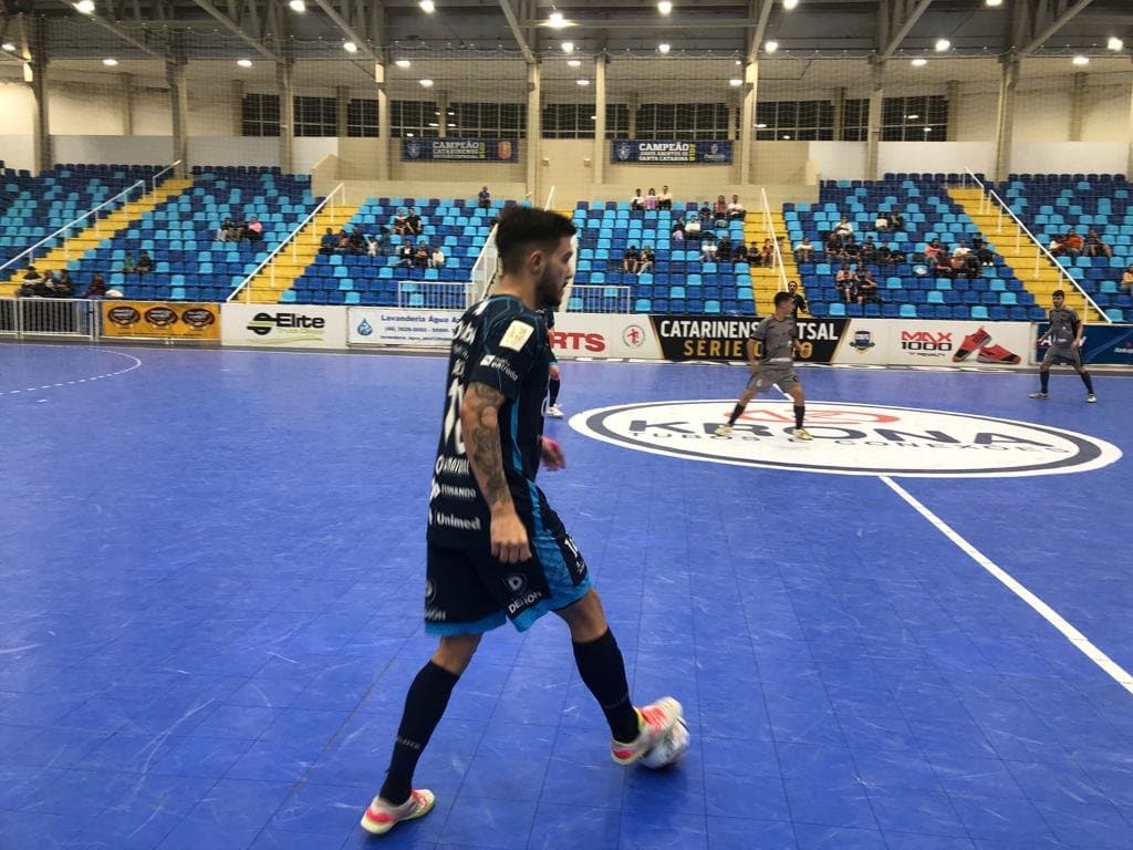 ESTADUAL: Tubarão bate Florianópolis e conhece o adversário da semifinal