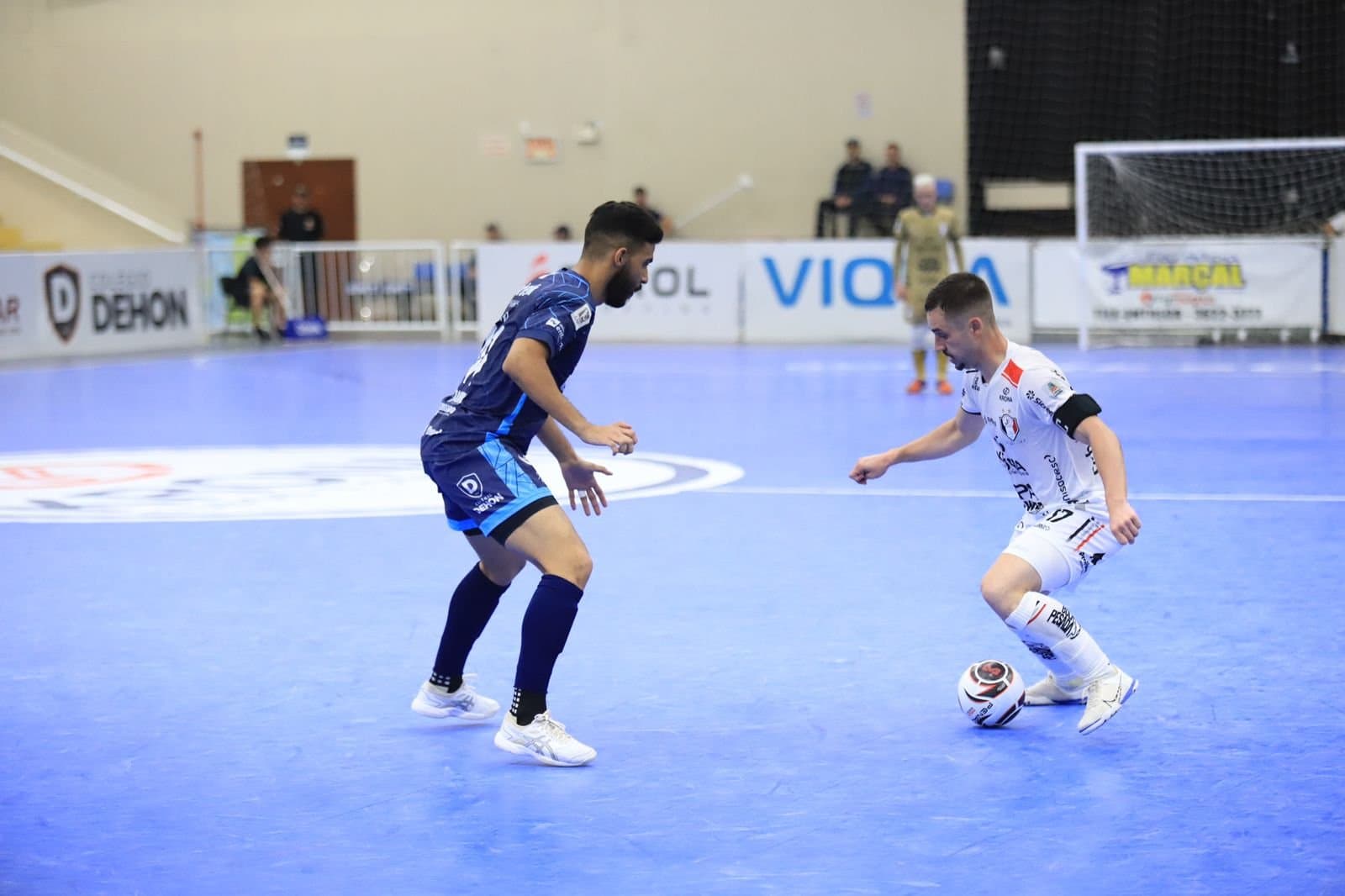 Defendendo a vantagem, Tubarão Futsal encara Joinville no jogo de volta da semifinal