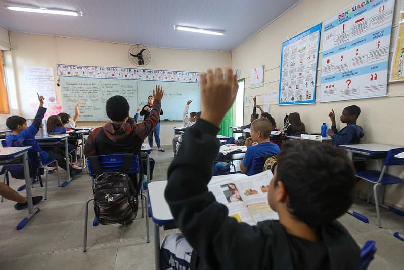 Professores fazem denúncia no MP contra a aprovação automática de alunos