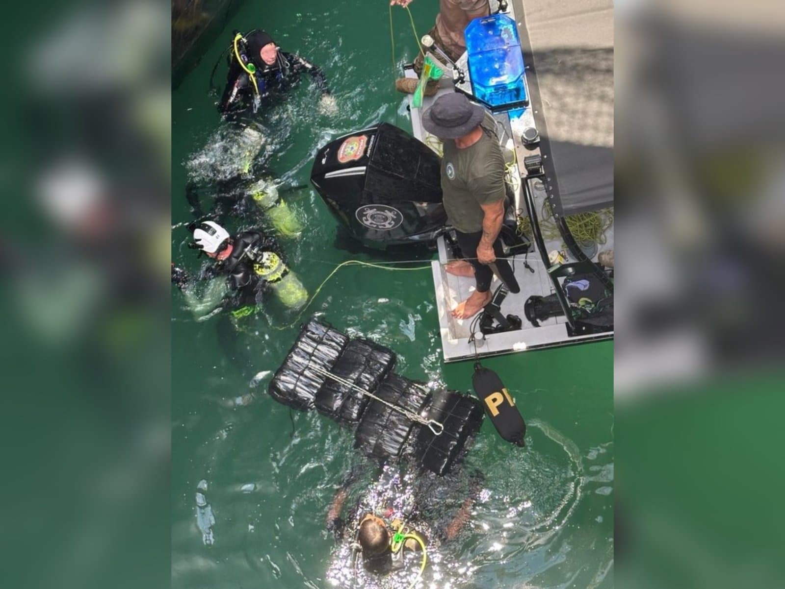 124 kg de cocaína são encontrados pela PF em casco de navio ancorado na região