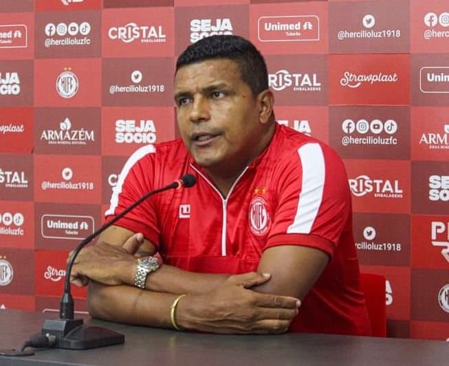 Técnico Alexandre Lopes é demitido após estreia pela Série D do Brasileiro