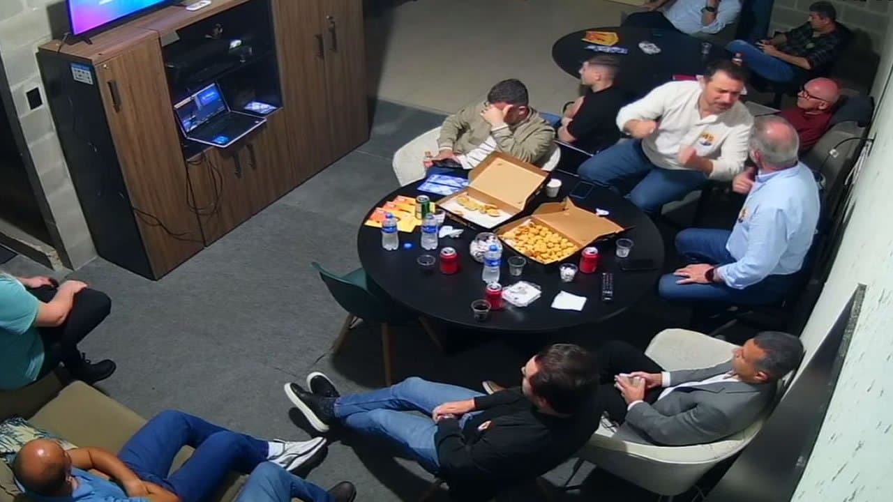 PRIMEIRA MÃO - "Nós não vamos perder para essa cabaçada"