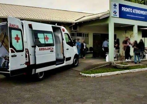 Paciente causa tumulto em pronto atendimento e tenta agredir médico