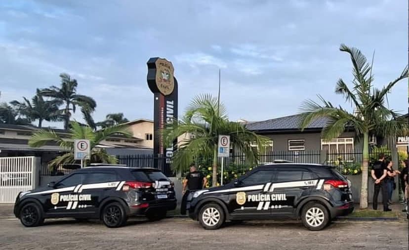 Acusado de tentar matar a ex-esposa e o atual companheiro atropelados é preso