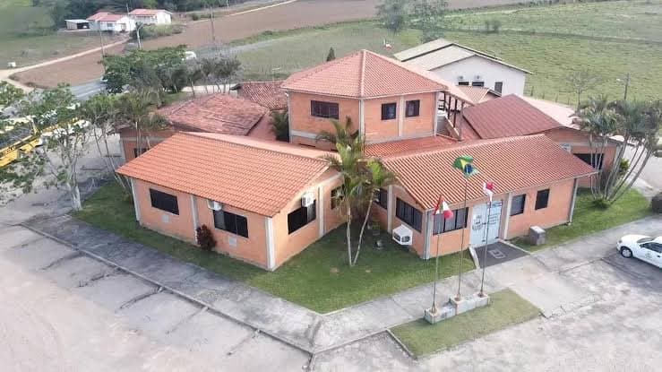 Seis servidores nomeados após concursos fraudados em município da região deverão ser afastados