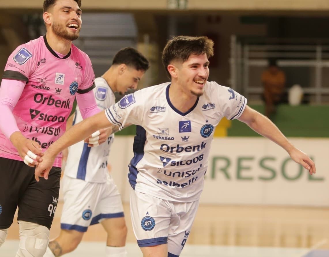 LIGA: Tubarão Futsal vence após virada surpreendente