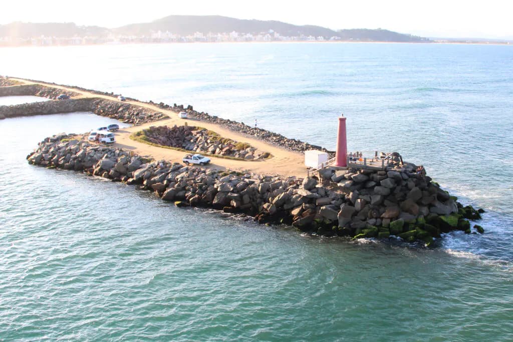 Elaboração de projetos para dragagem dos Molhes de Laguna é finalmente iniciada