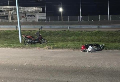 Condutor de ciclomotor morre após queda na marginal da BR-101